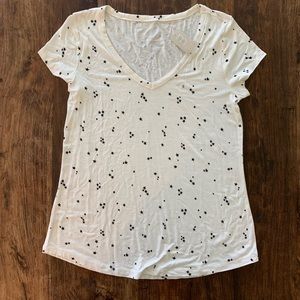 Vneck star tee size Small